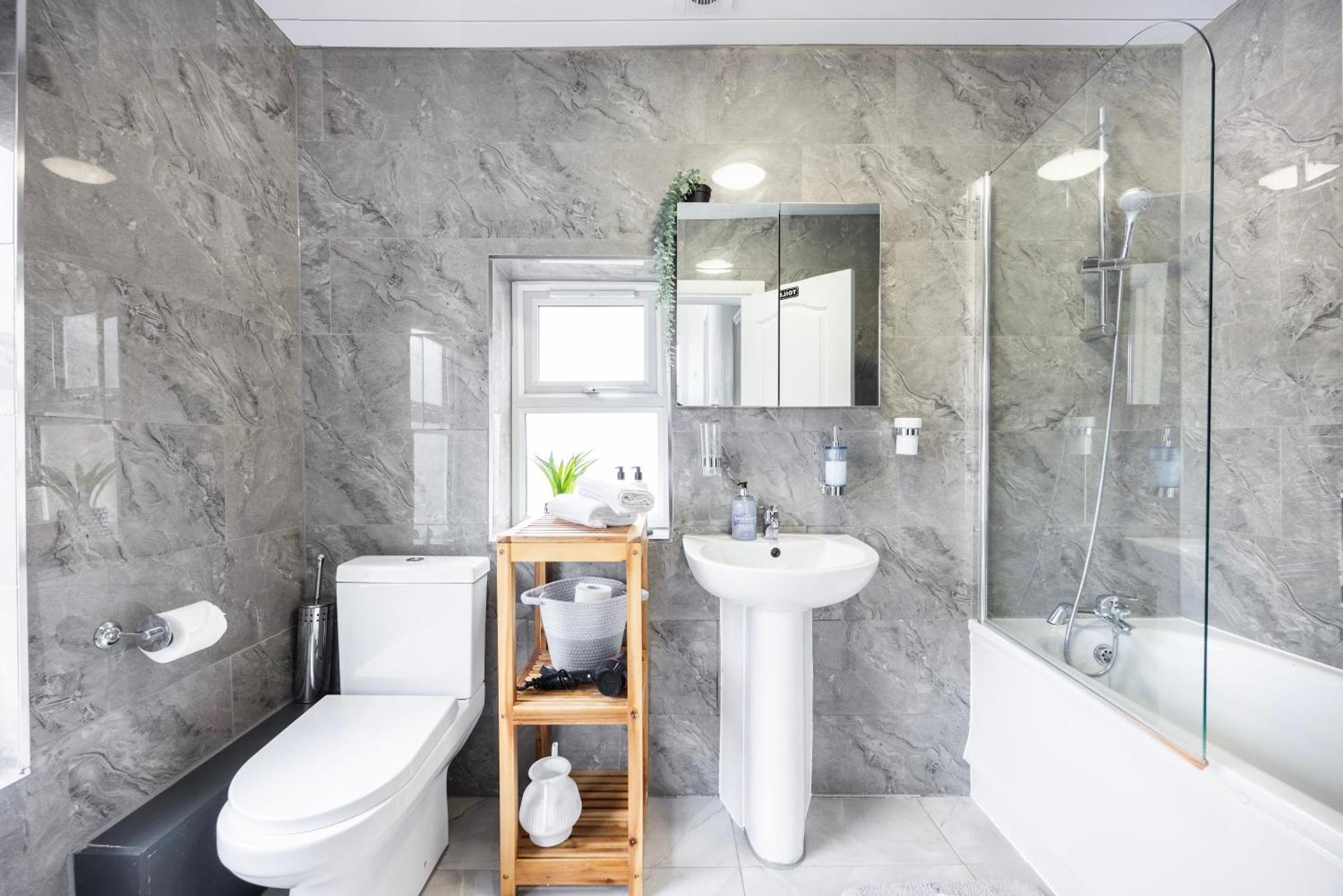 Quick Access To City, Self Check-in! London