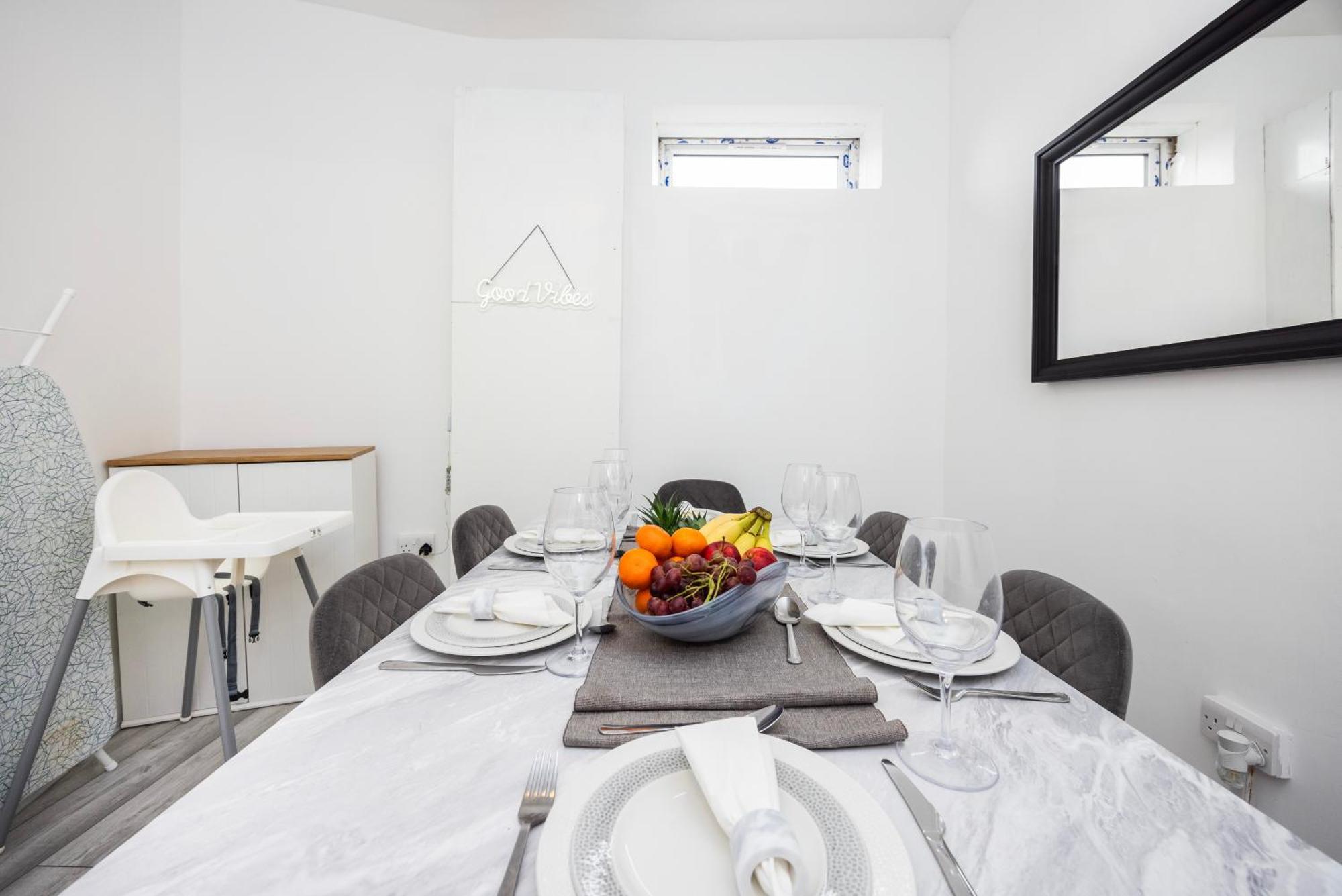 Quick Access To City, Self Check-in! * London