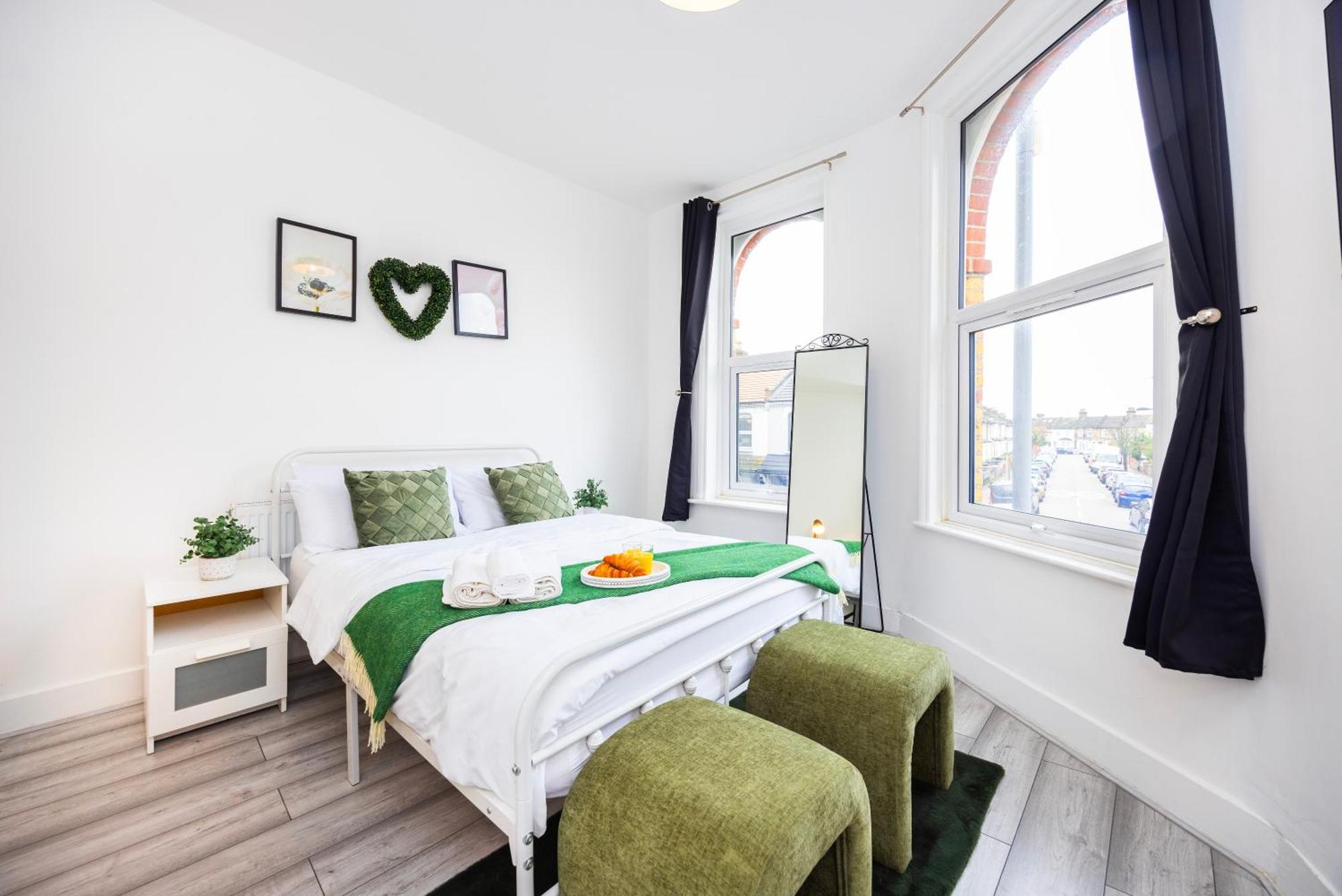 Quick Access To City, Self Check-in! London