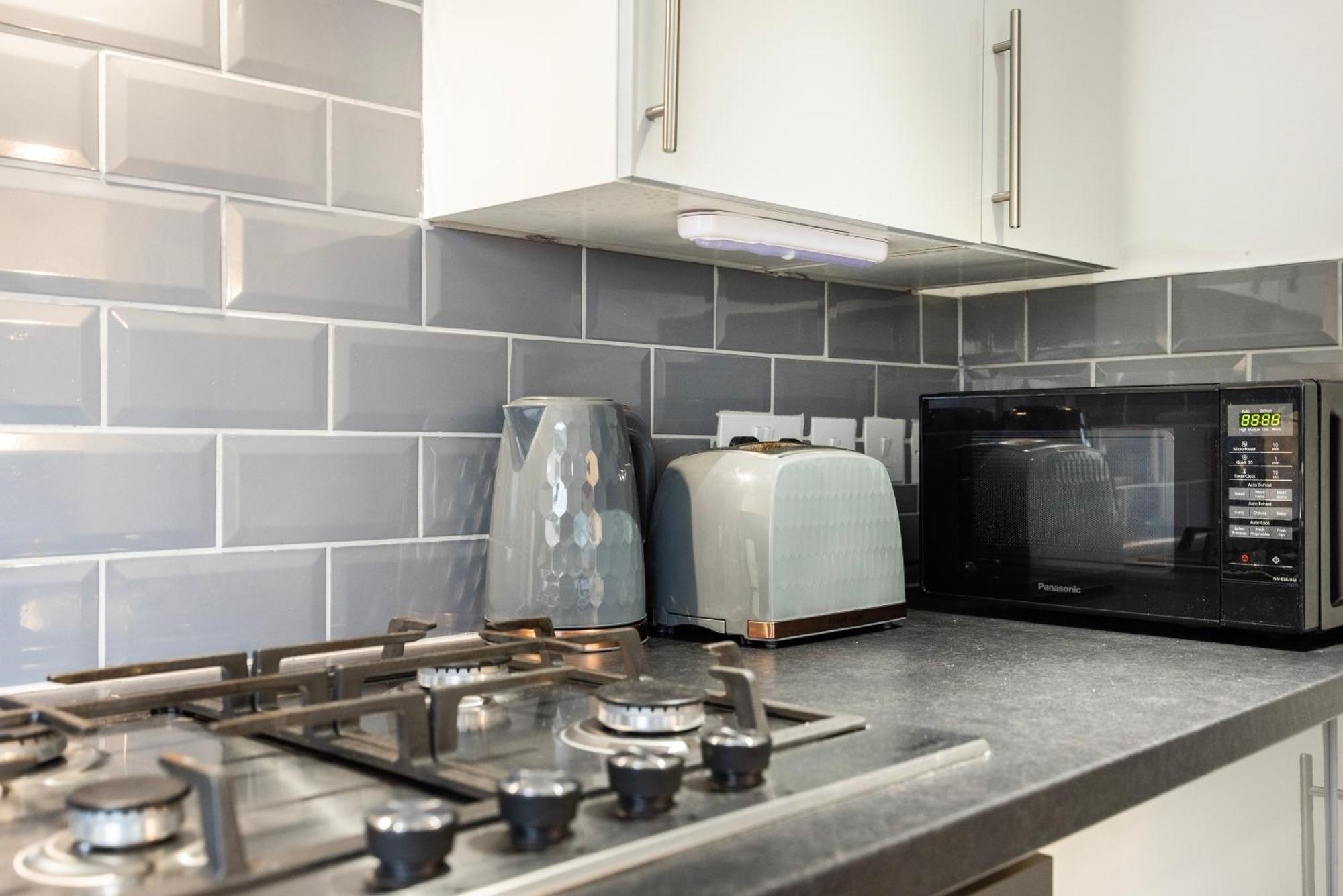 Quick Access To City, Self Check-in! Apartment *