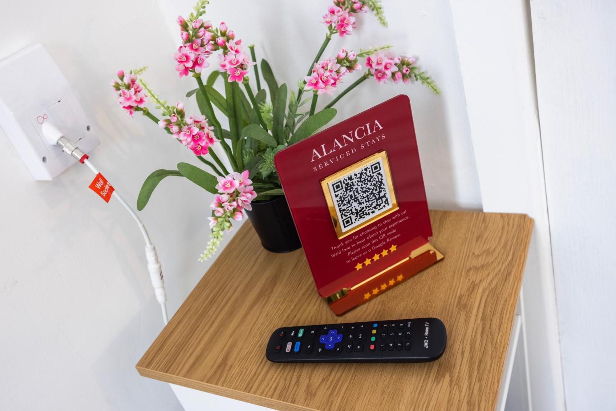 Apartment Quick Access To City, Self Check-in! *