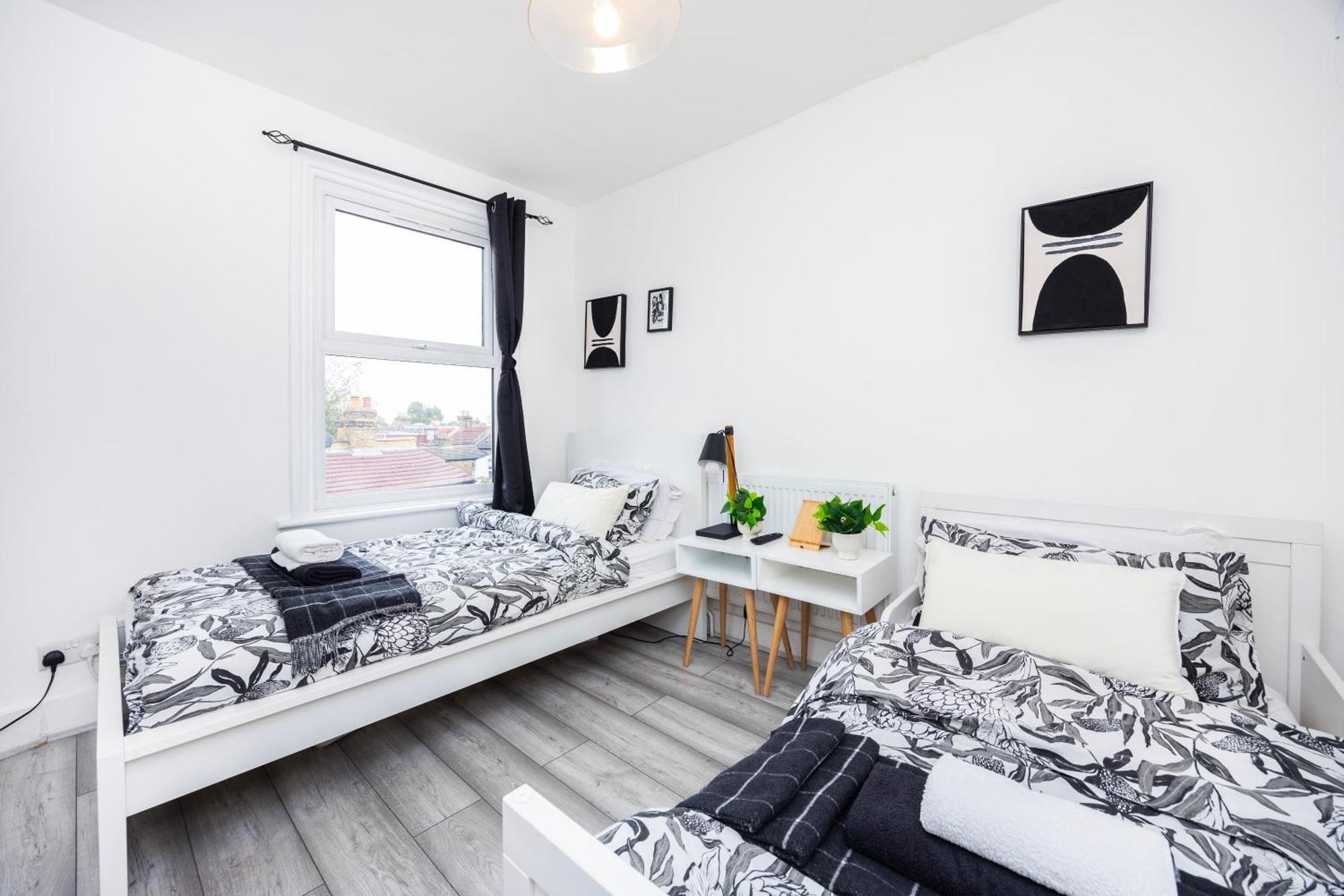 Quick Access To City, Self Check-in! London