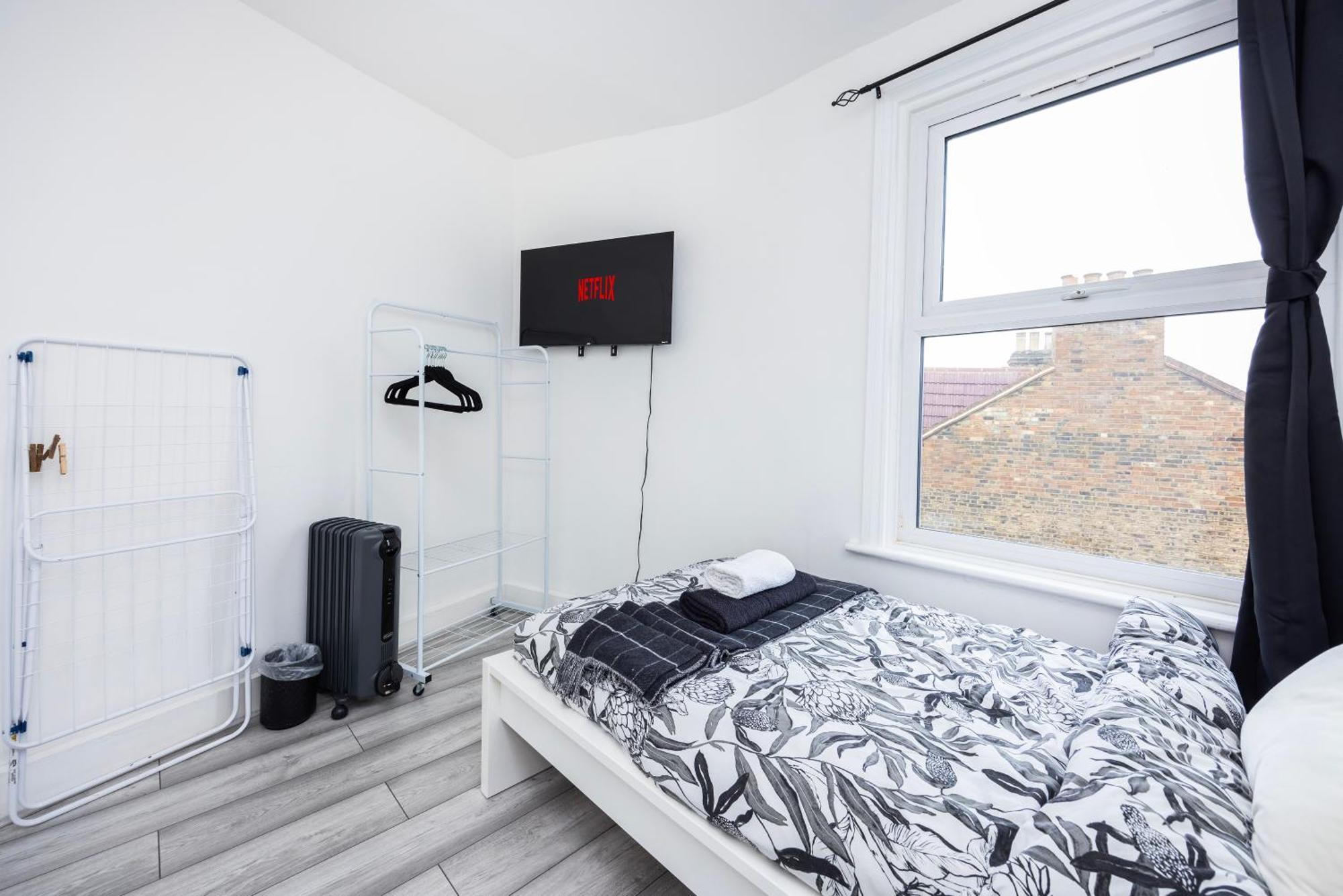 Quick Access To City, Self Check-in! Apartment London