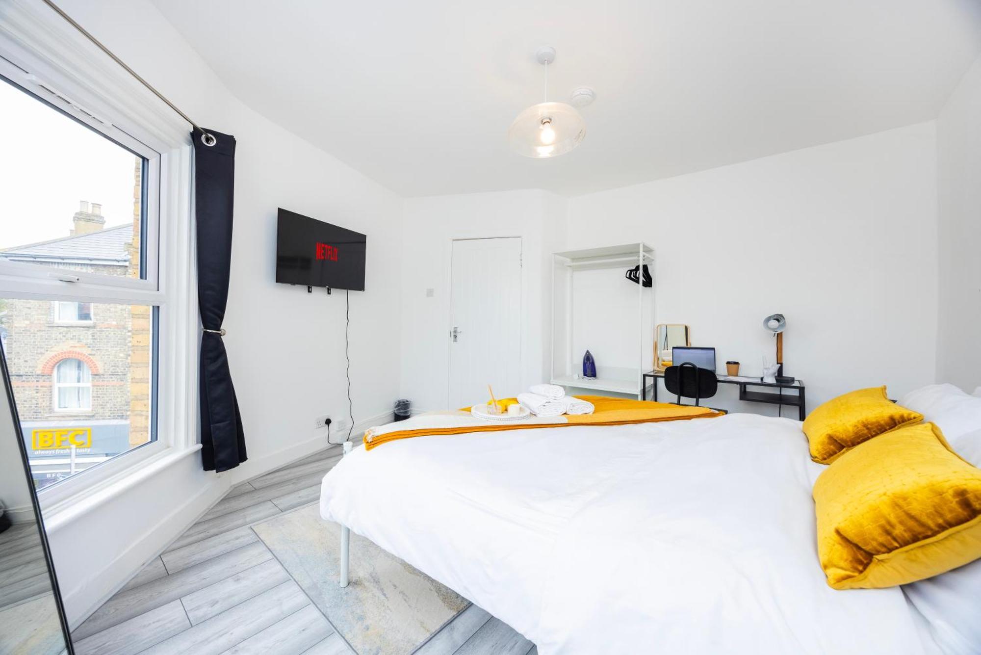Quick Access To City, Self Check-in! Apartment London