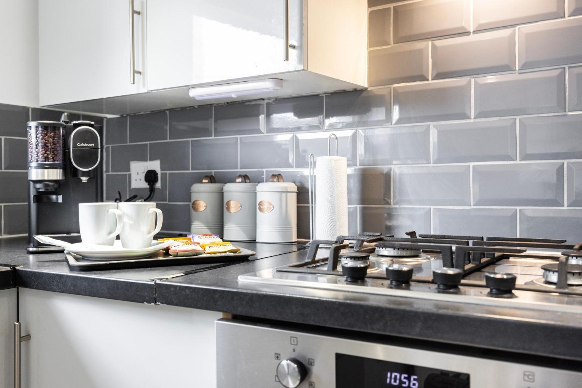 Quick Access To City, Self Check-in! Apartment